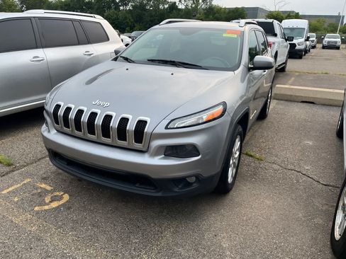 Used 2015 Jeep Cherokee Latitude FWD image 2