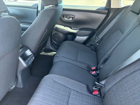 Used 2025 Honda HR-V LX image 18