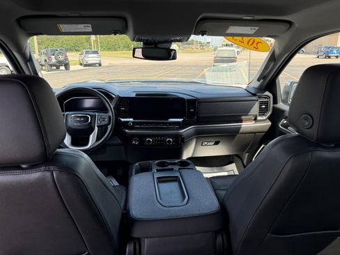 Used 2023 GMC Sierra 1500 SLT image 3