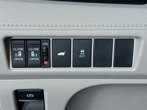 Certified 2026 Honda Odyssey EX-L image 11