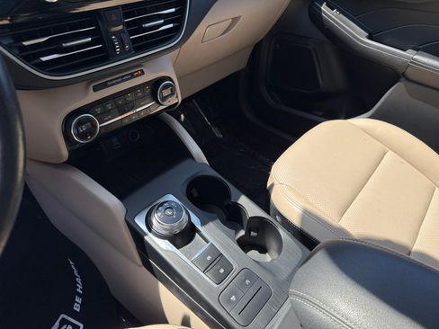 Used 2021 Ford Escape SEL image 13