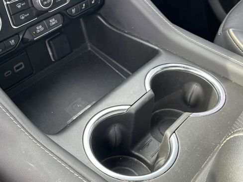 Used 2023 Chevrolet Suburban Premier image 40