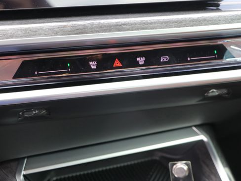 Certified 2025 BMW 740i xDrive AWD/4WD image 23