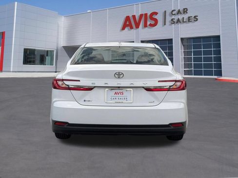 Used 2025 Toyota Camry LE FWD image 5