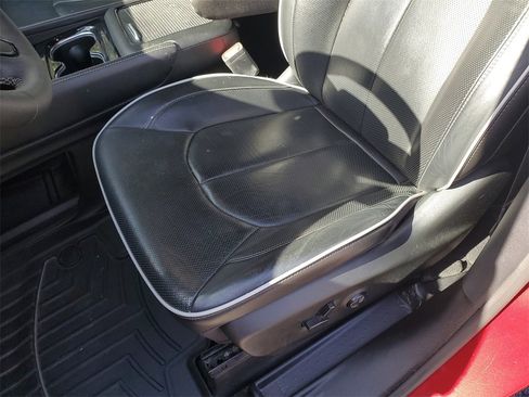 Used 2022 Chrysler Pacifica Limited w/ S Appearance Package image 19