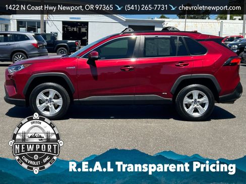 Used 2020 Toyota RAV4 XLE w/ Convenience Package AWD/4WD image 8