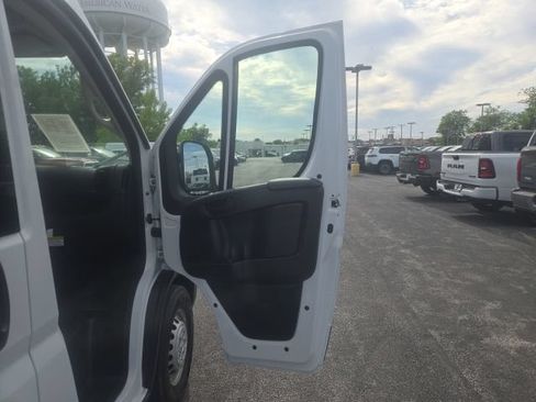 Used 2025 RAM ProMaster 3500 w/ Crew Van Package FWD image 17