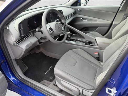 Used 2023 Hyundai Elantra SEL image 9
