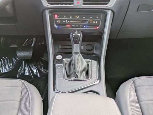 New 2026 Volkswagen Taos SE image 21