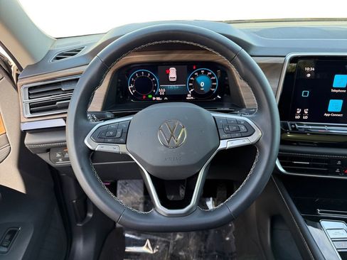 Used 2024 Volkswagen Atlas SE image 12