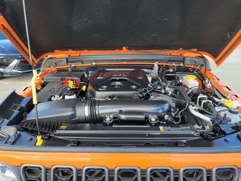 Used 2025 Jeep Wrangler Sport AWD/4WD image 8