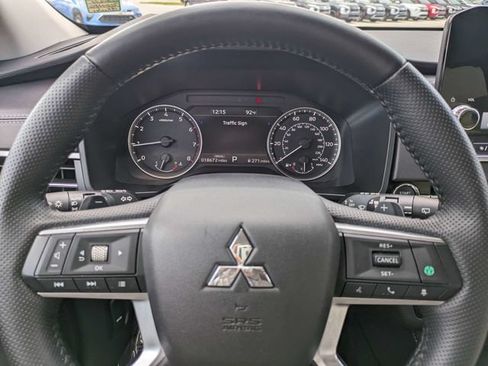Used 2024 Mitsubishi Outlander SE FWD image 24