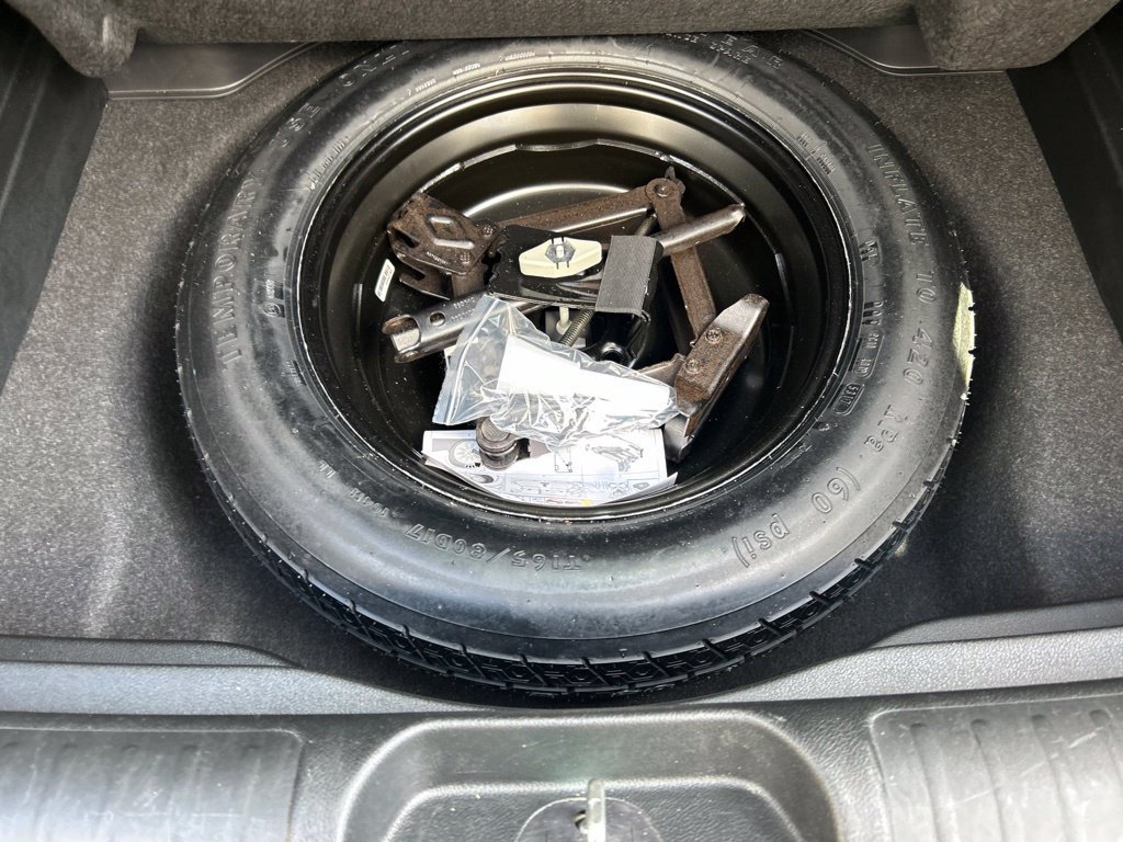 Certified 2019 Jeep Cherokee Limited AWD/4WD image 37