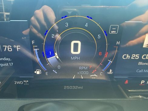 Used 2025 Chevrolet Traverse Z71 w/ Driver Confidence Package AWD/4WD image 29