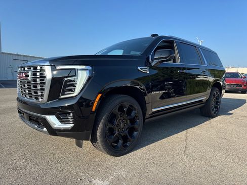 New 2026 GMC Yukon XL Denali w/ Denali Reserve Package AWD/4WD image 2