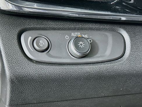 Used 2025 Buick Envista Sport Touring FWD image 17