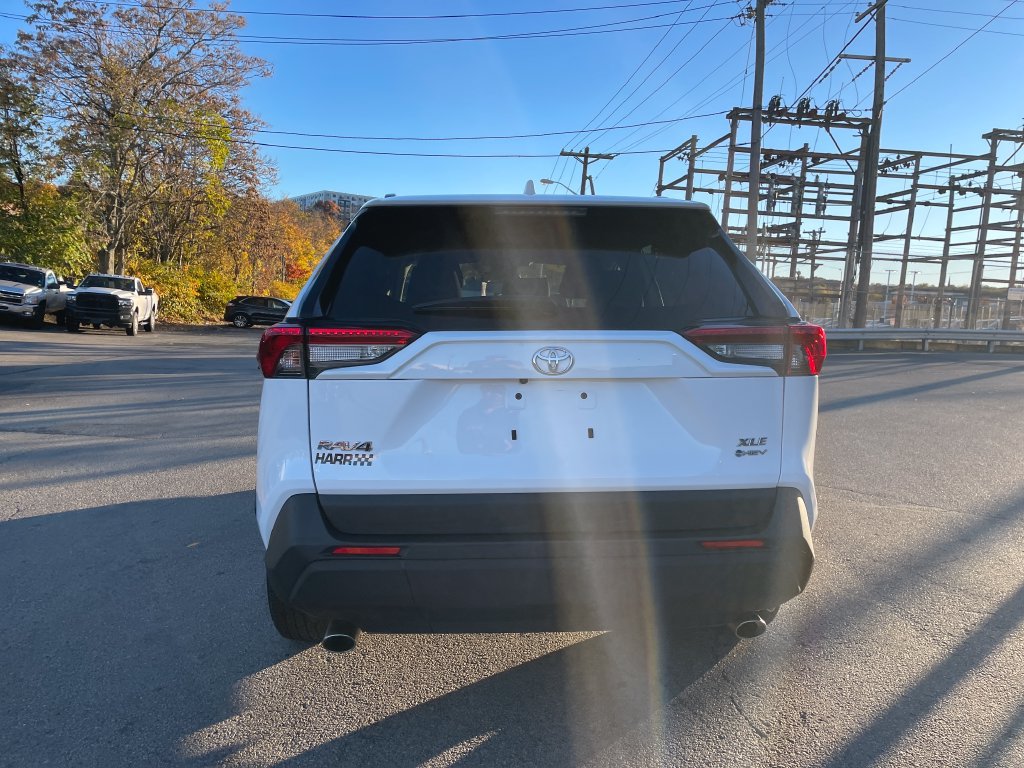 Used 2025 Toyota RAV4 XLE AWD/4WD image 4