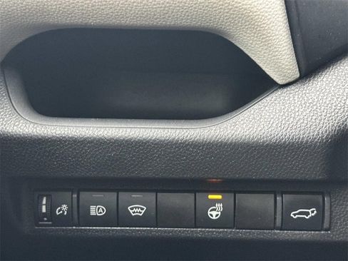 Used 2023 Toyota RAV4 XLE image 27