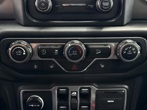 Used 2018 Jeep Wrangler Unlimited Sport S AWD/4WD image 28