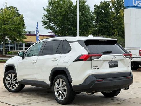 Used 2021 Toyota RAV4 XLE Premium FWD image 8