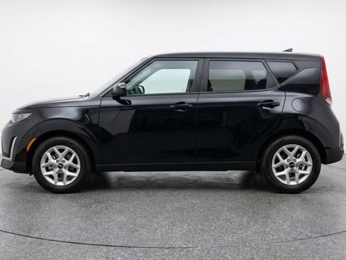 Used 2025 Kia Soul LX w/ LX Technology Package FWD image 5