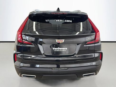 Used 2025 Cadillac XT4 Premium Luxury FWD image 8