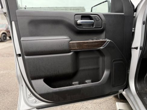 Used 2021 GMC Sierra 1500 SLE image 12