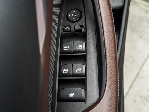 Used 2025 BMW M440i Convertible w/ Premium Package image 36