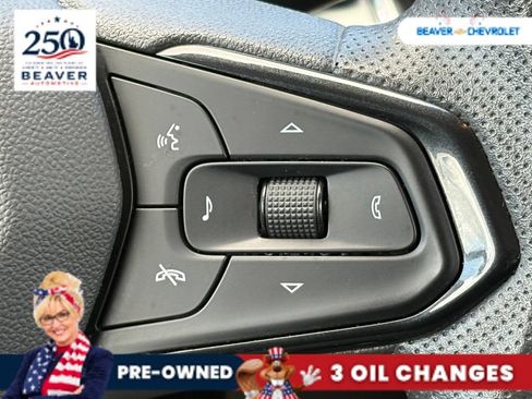 Used 2025 Chevrolet Trax LT FWD image 24