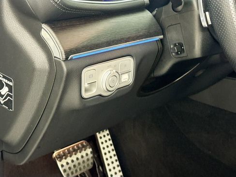 Used 2025 Mercedes-Benz GLS 450 4MATIC image 10