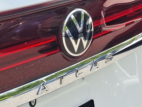 Used 2024 Volkswagen Atlas SE w/ Panoramic Sunroof Package AWD/4WD image 29