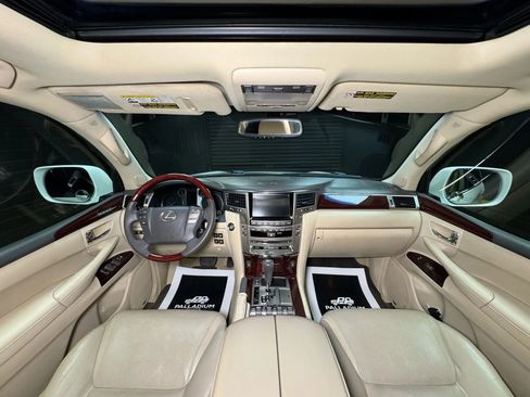 Used 2013 Lexus LX 570 4WD image 36