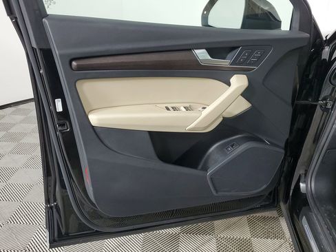 Certified 2023 Audi Q5 2.0T Premium w/ Convenience Package image 23