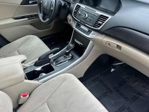 Used 2015 Honda Accord EX image 19