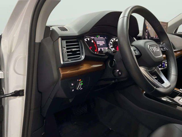 Used 2023 Audi Q5 2.0T Premium w/ Convenience Package AWD/4WD image 17