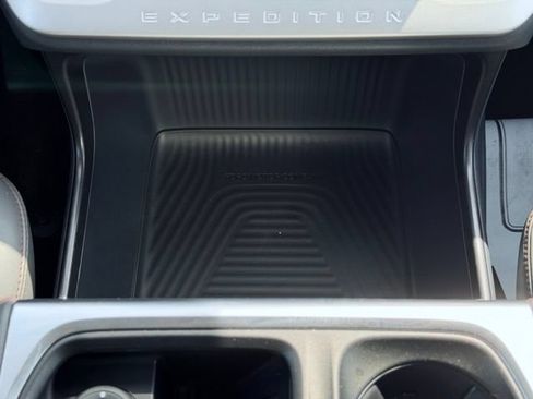 Used 2025 Ford Expedition Active AWD/4WD image 50