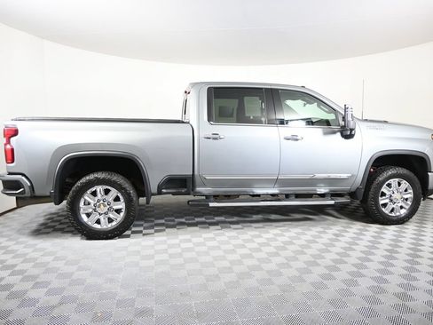Used 2024 Chevrolet Silverado 2500 High Country w/ High Country Premium Package AWD/4WD image 8