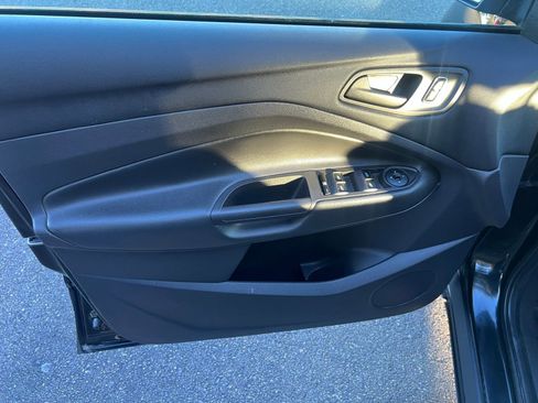 Used 2013 Ford Escape S image 17