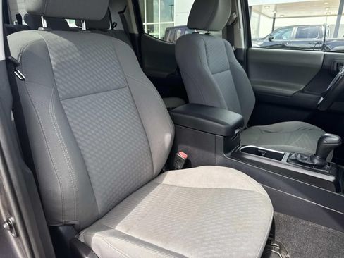 Used 2020 Toyota Tacoma SR w/ SR Convenience Package RWD image 11