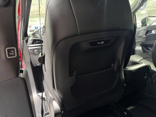 New 2026 Chrysler Pacifica Select AWD/4WD image 30