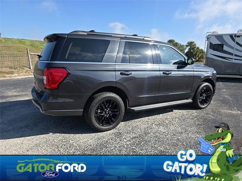 Used 2024 Ford Expedition XLT image 5