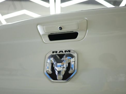 Used 2024 RAM 3500 Limited image 11