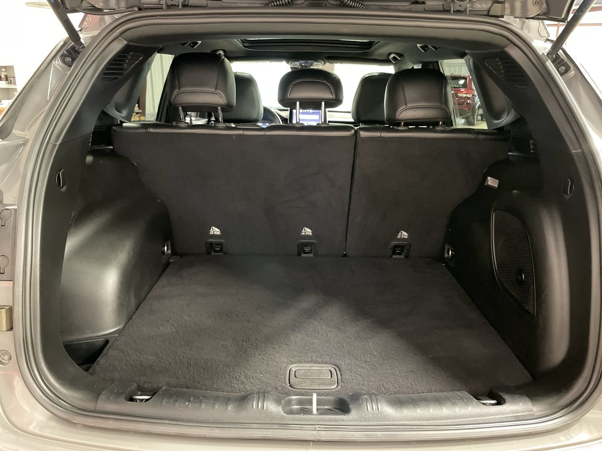 Used 2024 Jeep Compass Trailhawk w/ Sun and Sound Group AWD/4WD image 24