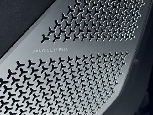 Used 2020 Lamborghini Urus Base image 17