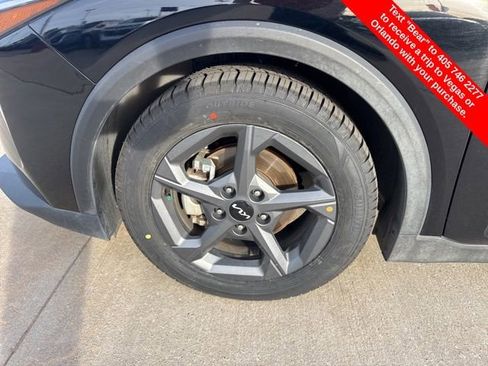 Used 2025 Kia K4 LXS image 9