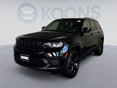 Used 2023 Jeep Grand Cherokee Altitude