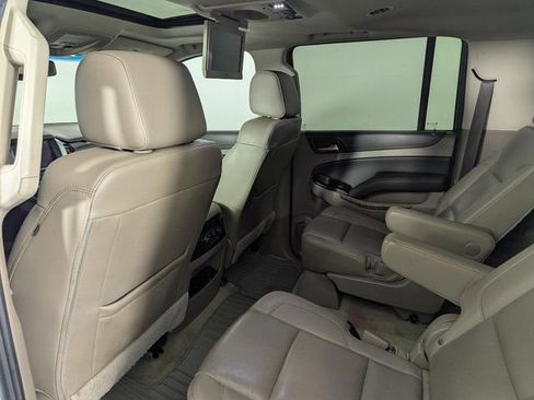 Used 2017 Chevrolet Suburban Premier image 17