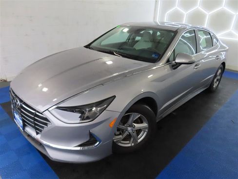 Used 2023 Hyundai Sonata SE w/ Preferred Accessory Package FWD image 4