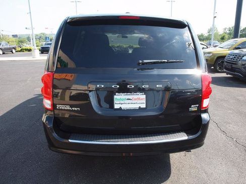 Used 2016 Dodge Grand Caravan SXT FWD image 2