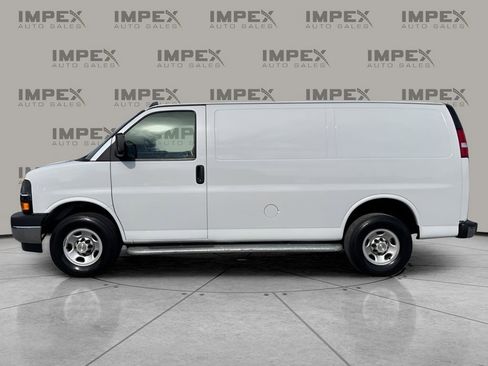 Used 2023 Chevrolet Express 2500 w/ Driver Convenience Package image 2